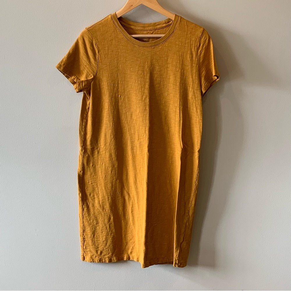 Universal Thread Golden Short Sleeve Dress - Medium